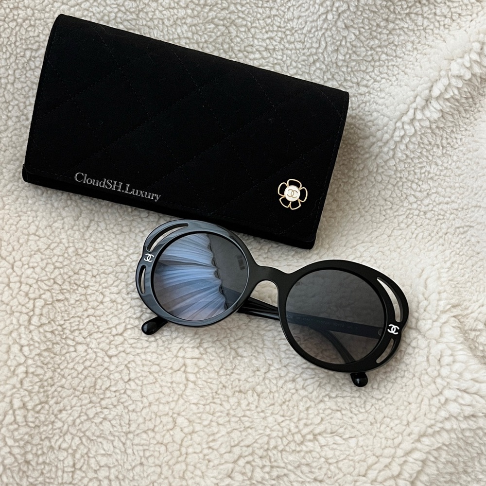 Auth Chanel 23K Round Camellia 71572A Black Sunglasses